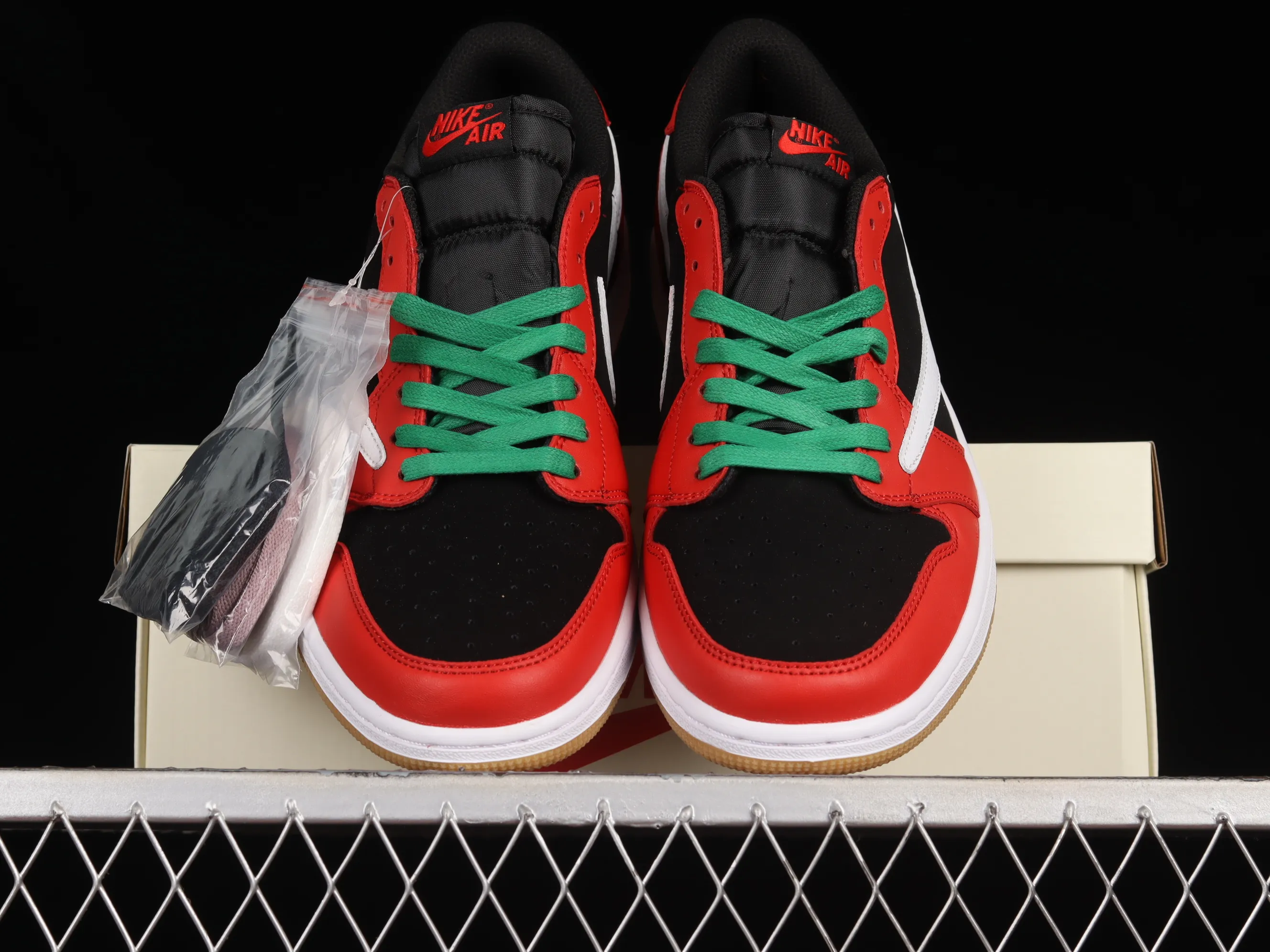 All Categories Air Jordan Jordan Series Basketball Shoes Air Jordan 1 Low Travis Scott x Air Jordan 1 AJ1 Joe 1 Overhead Low Basketball Shoes 553560-061